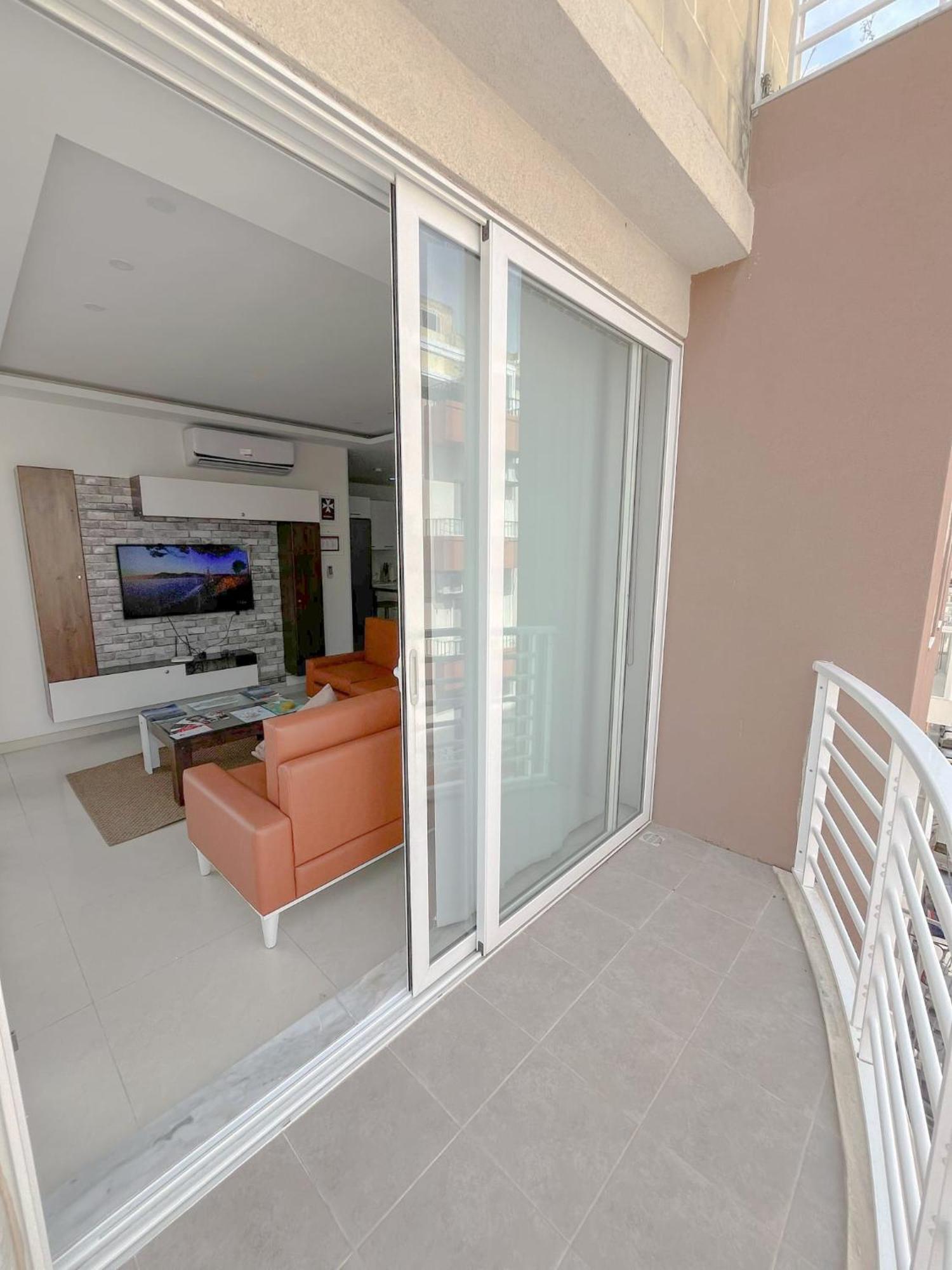 Apartament In Ta' Xbiex 3Br- 3 Min Yatch Marina Msida Exterior photo